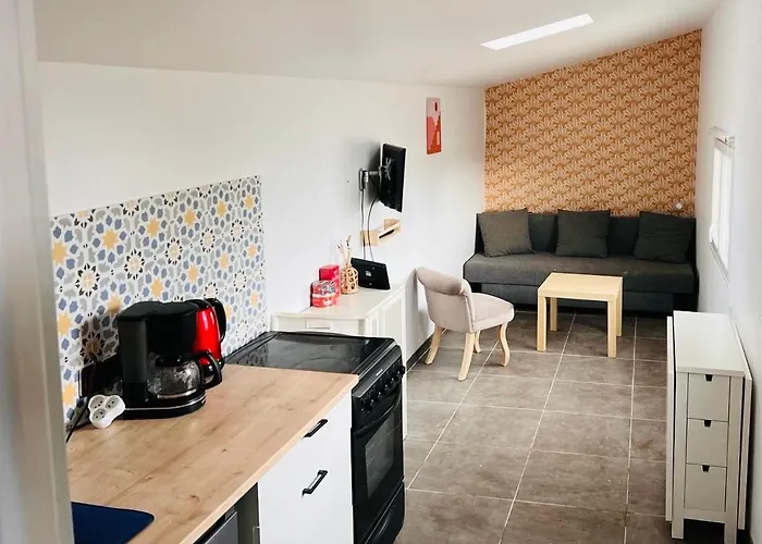 Au Bord De L Eau * Macau