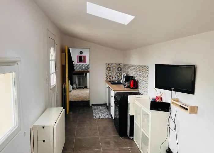 Au Bord De L Eau Πανσιόν