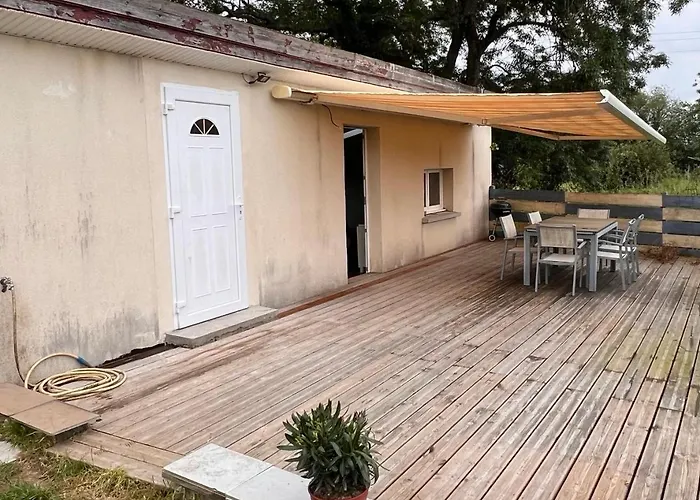 Au Bord De L Eau Πανσιόν